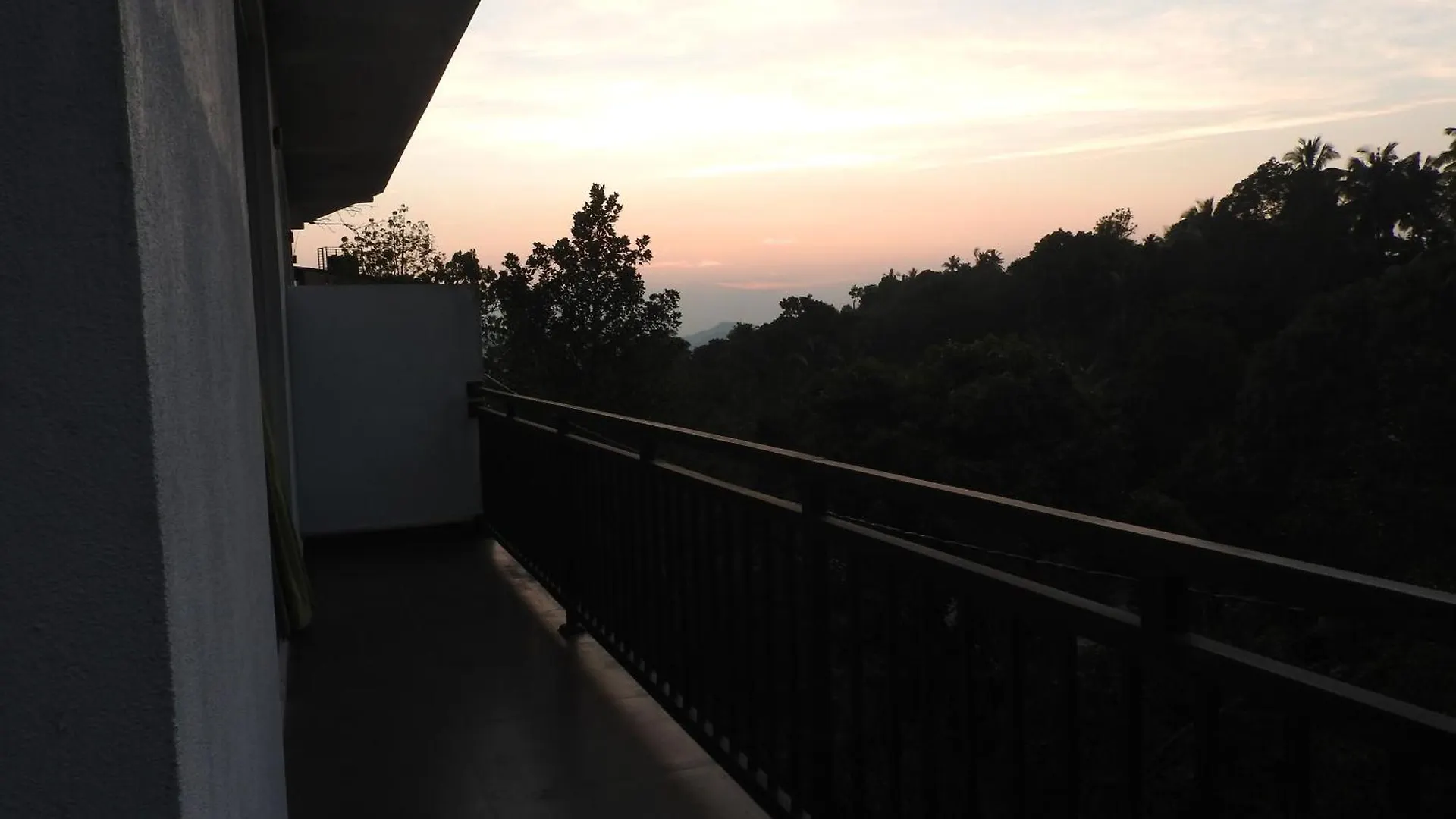 Green Heaven Resort 캔디 호텔